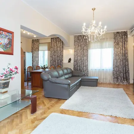 Natali Apartment *